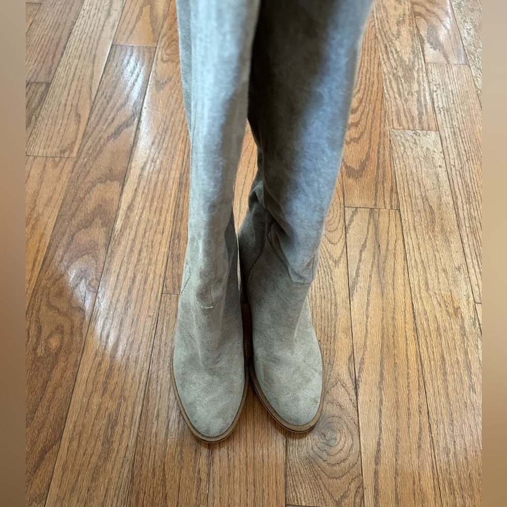 Oasis Society Brown/Beige Faux Suede 4” Tall Heeled Knee High Boots Size 7 Women - Picture 5 of 12